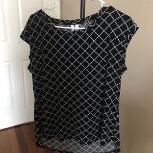 Black and white cap sleeve top